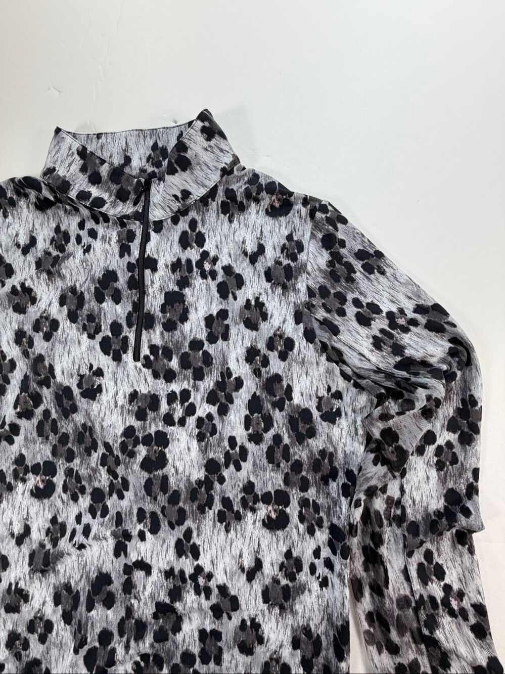IBKUL Women’s Size M Leopard Print 1/4 Zip Golf Top UPF 50 Mesh Long Sleeve